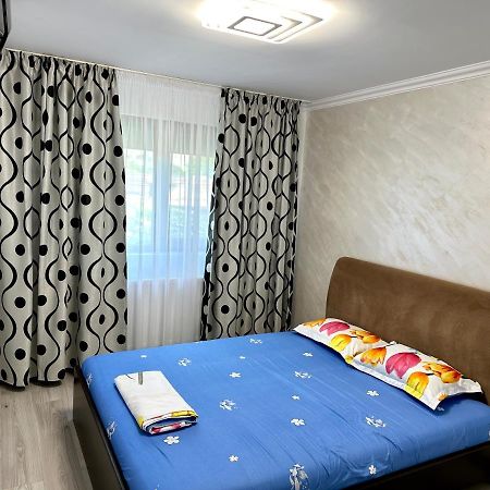 Royal Apartment Buzău Exterior foto