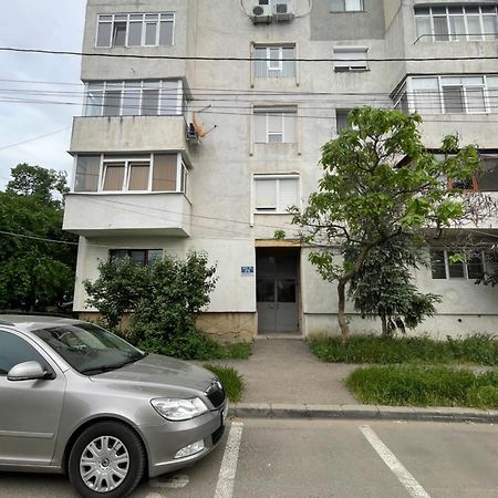 Royal Apartment Buzău Exterior foto