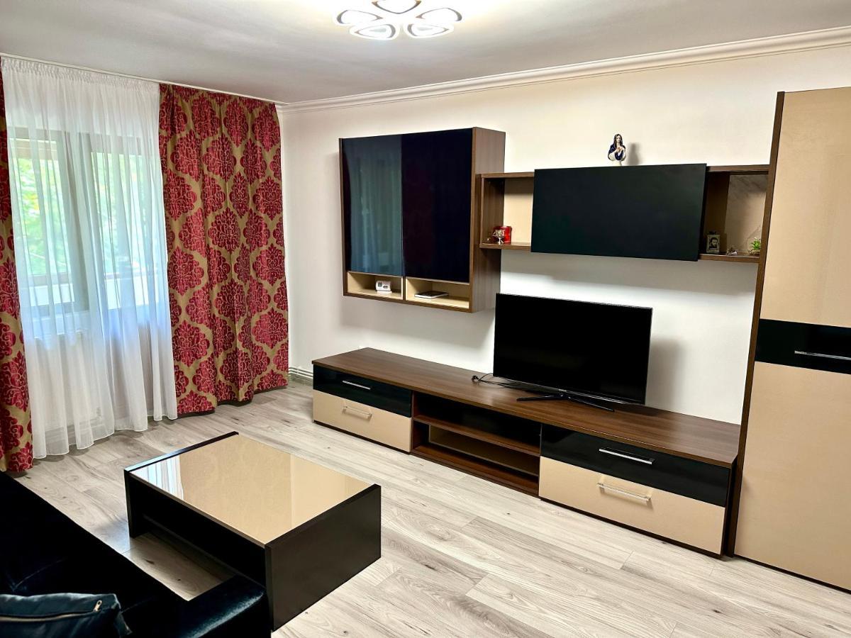 Royal Apartment Buzău Exterior foto